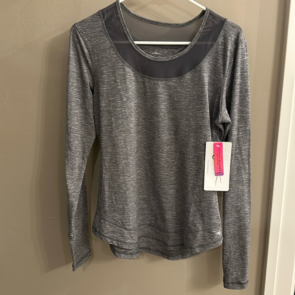 Gray work out shirt